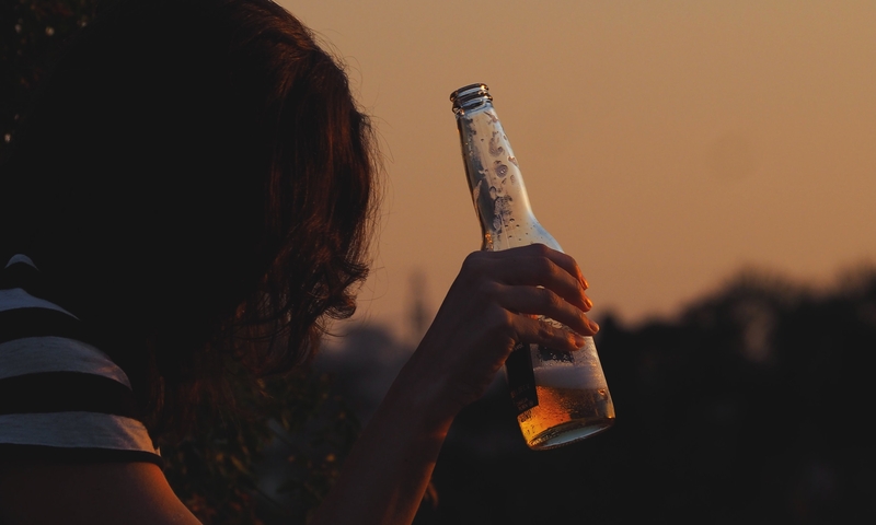 50 hình ảnh buồn uống bia một mình ảnh nhậu uống bia buồn